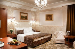  Hotel Capitulum  Дьор